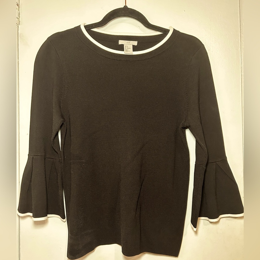 H&M Black and White Jumper (Brand New)